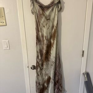 Elegant Tie-Dye Maxi Dress